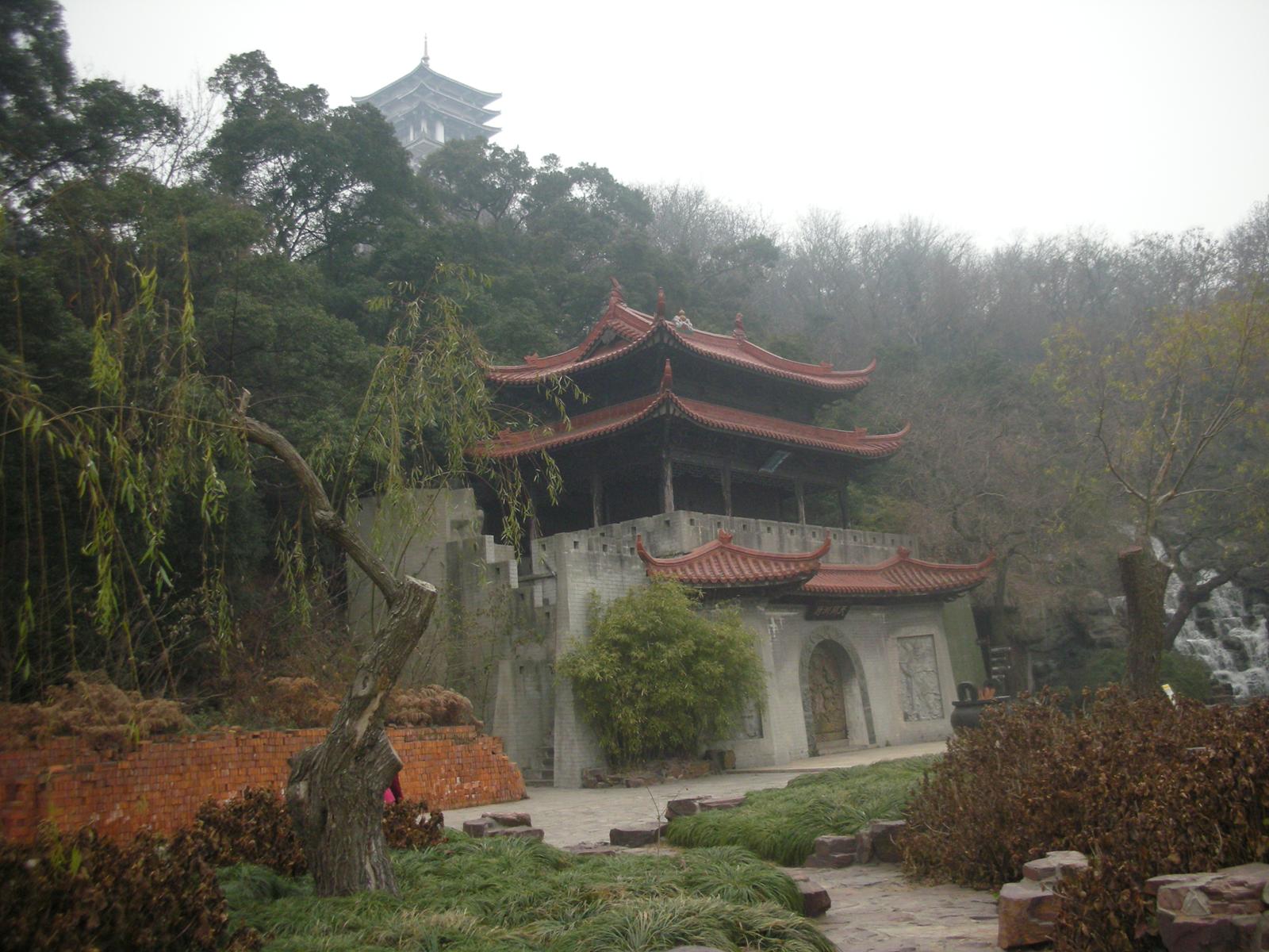 2000年ほど前は錫(スズ)の産地だったが、今は錫がない無錫(その2..無錫を代表する観光地である太湖)